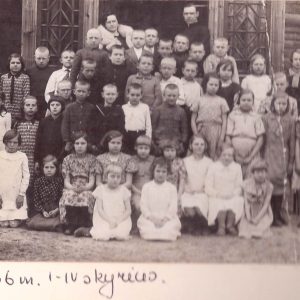 3 Stanelių bibliotekoje paroda: „Mokyklos istorijos puslapiai“