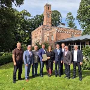 Vilnius LITUA Rotary klubas Plungės viešajai bibliotekai įteikė neeilinę dovaną